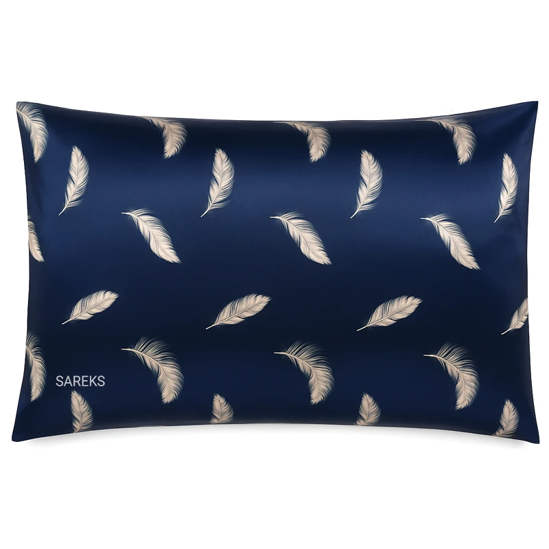 navy-feather-print-satin-silk-pillowcase روبالشی ساتن ابریشم طرح پر سرمهای